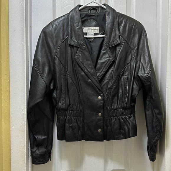 Vtg Maggie Lawrence Jacket Womens
Motorcycle Punk Pop 80s Leather
Cinched waist - Picture 3 of 16